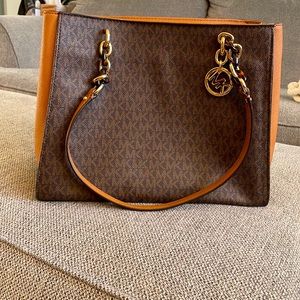 Michael Kors tote